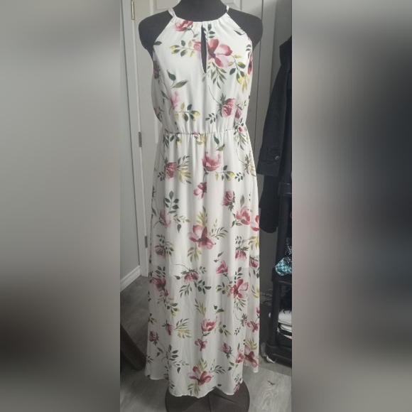 Size 0 Torrid sleevless floral maxi dress - Picture 1 of 8